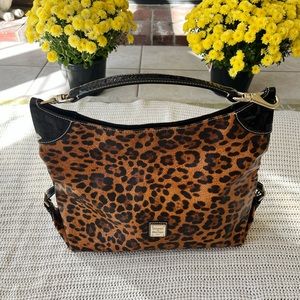 Dooney & Bourke like new Safari shoulder bag.